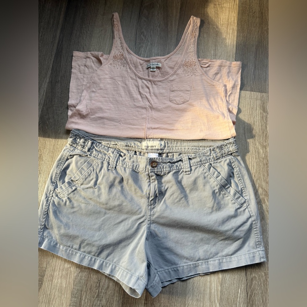 AE Light Pink Tank Top & Old Navy Light Grey Shorts Set